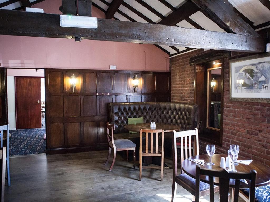 The Crewe Arms Hotel Eksteriør billede
