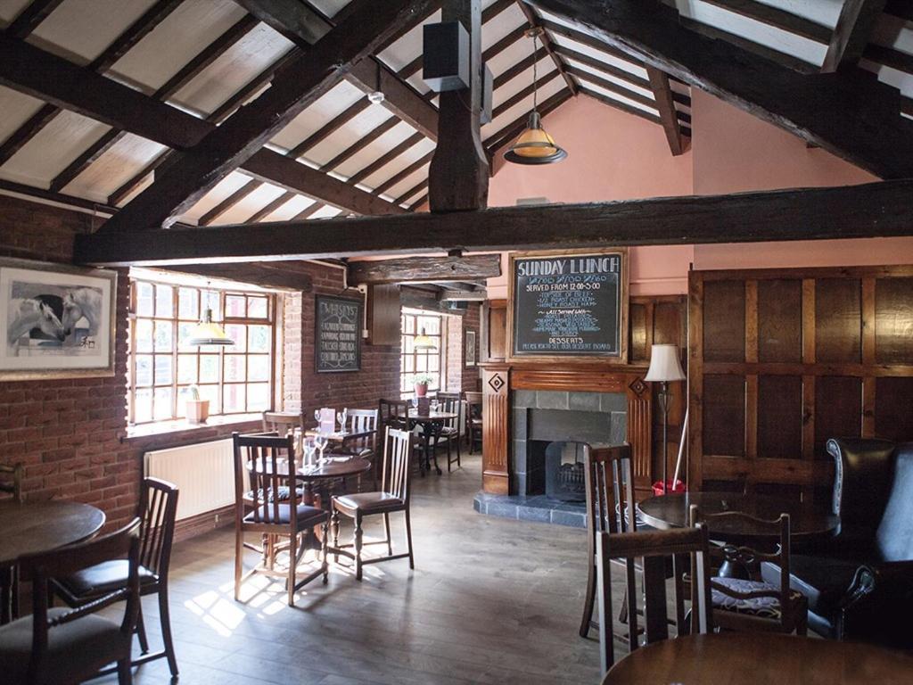 The Crewe Arms Hotel Eksteriør billede
